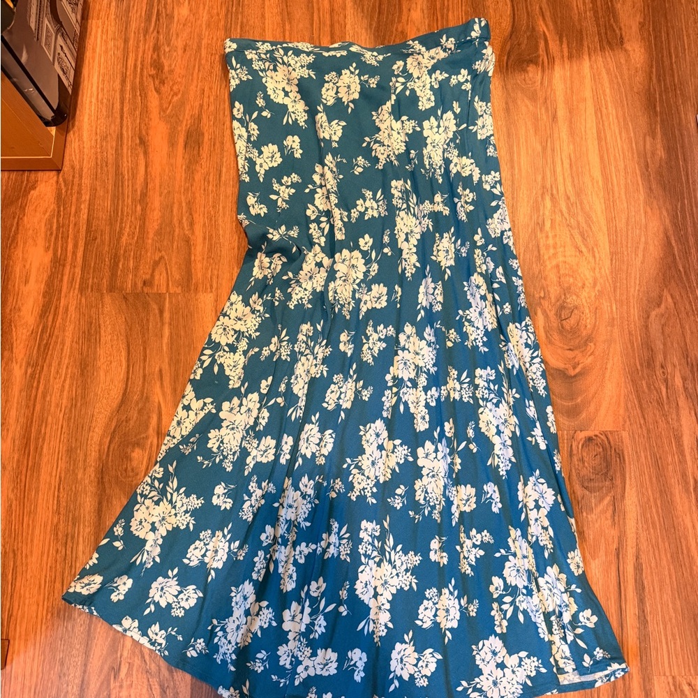 NWT Old Navy Teal & White Floral Midi Skirt — Size Large Tall